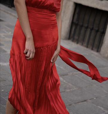 Vestido midi rojo – Carolina Herrera